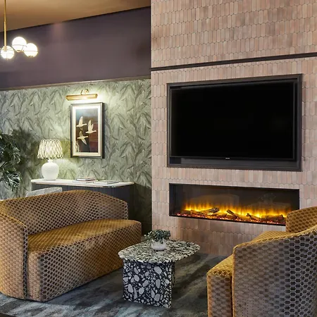 Leonardo Parnell Street