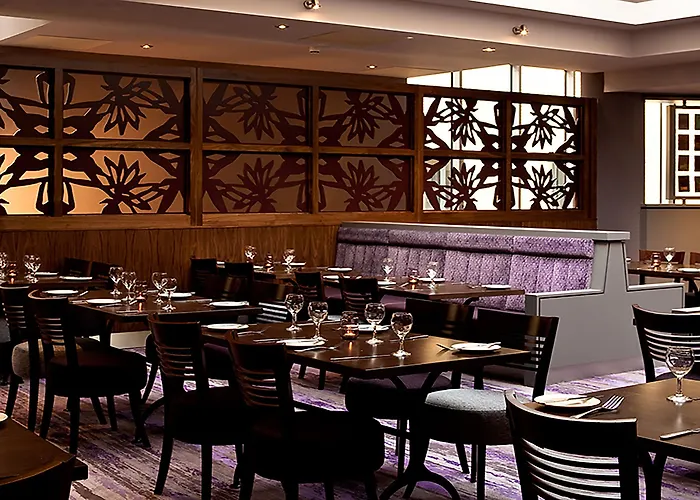 מלון Leonardo Parnell Street 4*