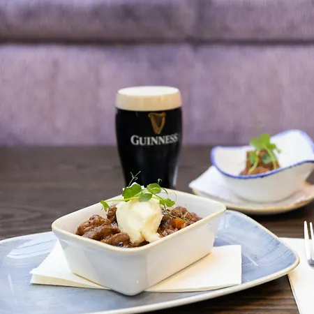 Leonardo Parnell Street