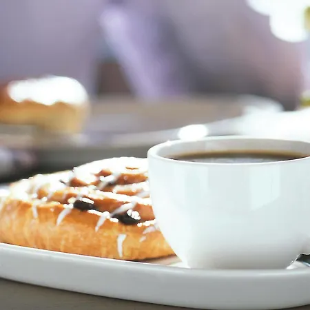 Leonardo Parnell Street