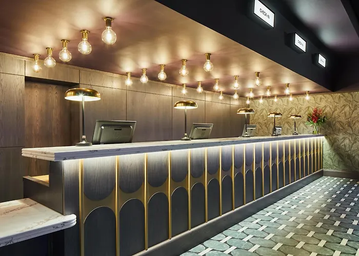 Отель Leonardo Parnell Street 4*