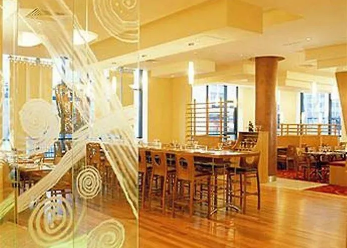 Leonardo Parnell Street