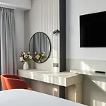 Leonardo Parnell Street 4*