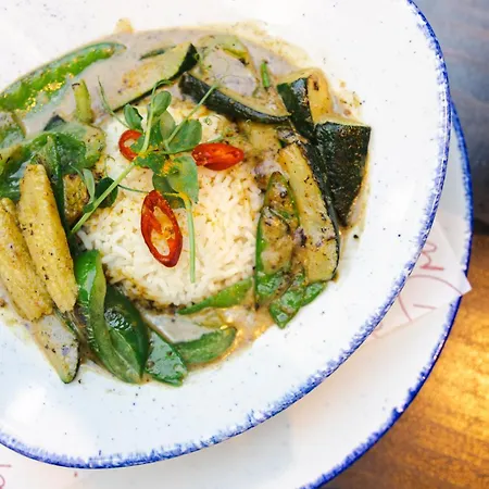 Leonardo Parnell Street