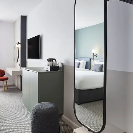 Leonardo Parnell Street Dublin