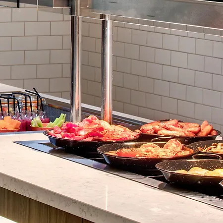 Leonardo Parnell Street 4*