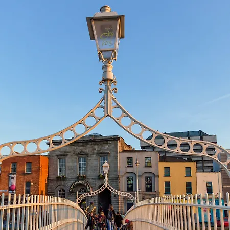 Leonardo Parnell Street Dublin