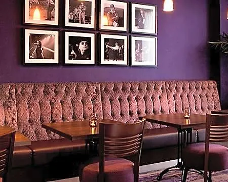 Leonardo Parnell Street Hotel 4*