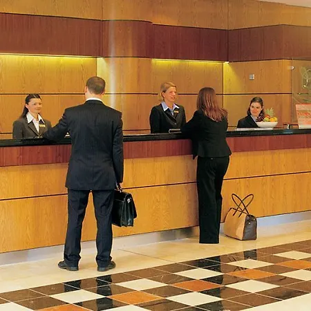 Leonardo Parnell Street 4*