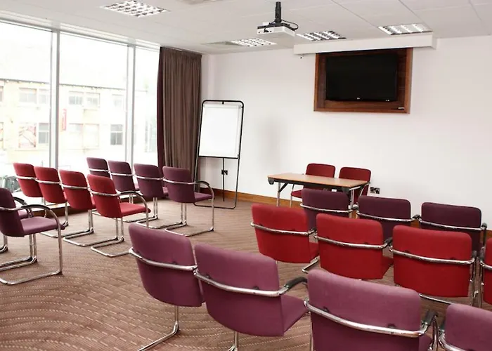 Leonardo Parnell Street Otel