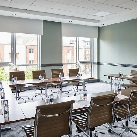 Leonardo Parnell Street Hotel 4*