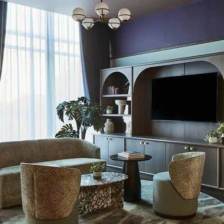 Leonardo Parnell Street 4*