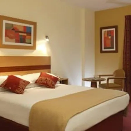 Hotel Leonardo Parnell Street