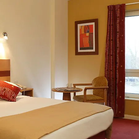 Leonardo Parnell Street Hotel