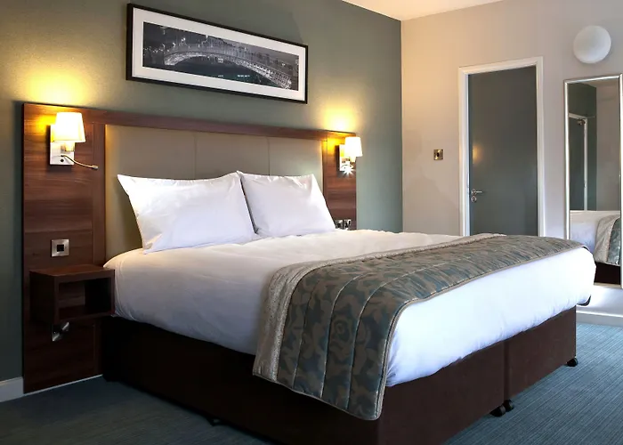 Leonardo Parnell Street 4*