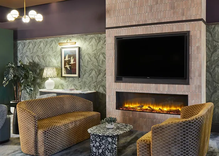 Leonardo Parnell Street