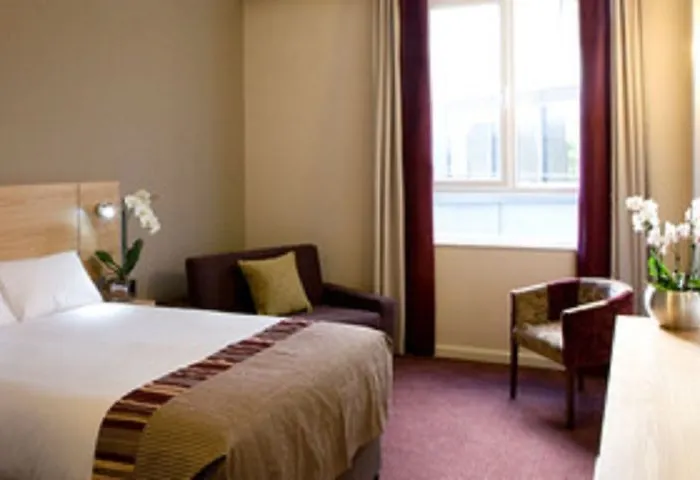 Hotel Leonardo Parnell Street