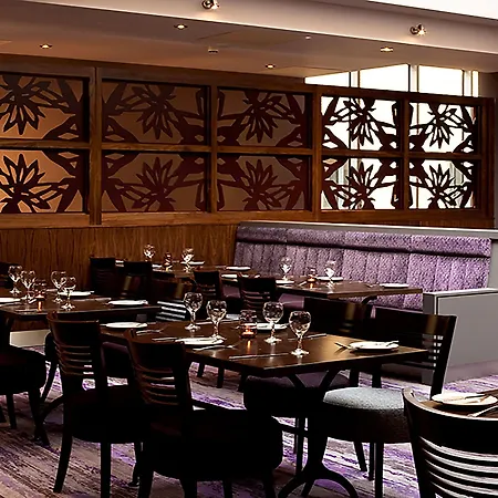 فندق Leonardo Parnell Street 4*