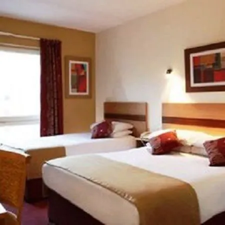 فندق Leonardo Parnell Street 4*